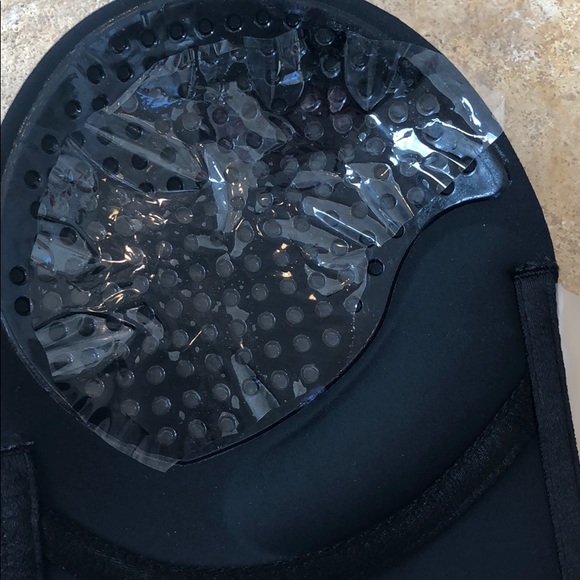 HuborLoves Strapless U-shaped Adhesive Bra - Picture 7 of 8